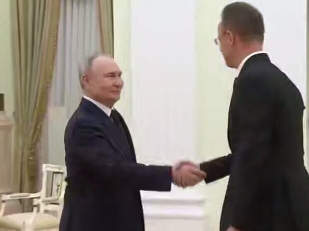 Путин и Сийярто в Кремле обсудили перебои в поставках российской нефти