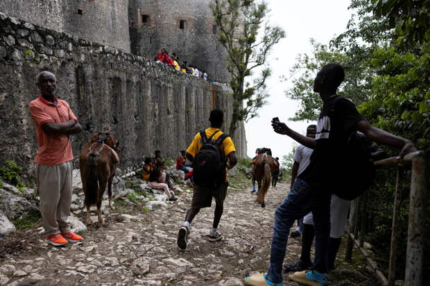 В давке на объекте всемирного наследия ЮНЕСКО погибли туристы
