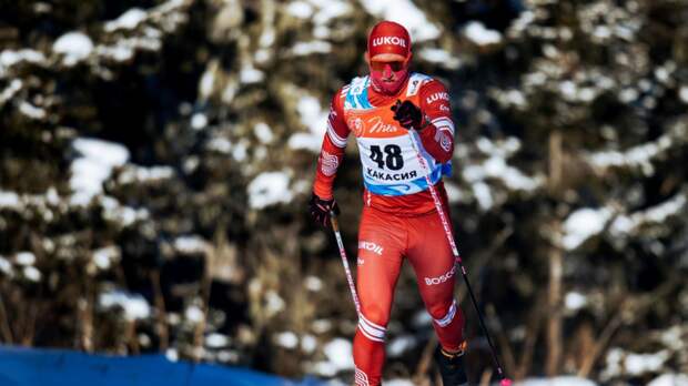 Коростелёв потерял палку на пит-стопе в скиатлоне на Кубке мира в Фалуне