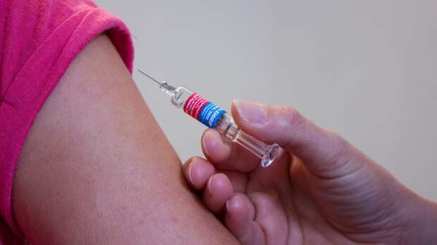 Глава Роспотребнадзора назвала число россиян, которые завершили вакцинацию от COVID-19