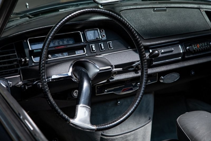 Уникальная пара: четырехосный автовоз Citroen с кабриолетом в придачу