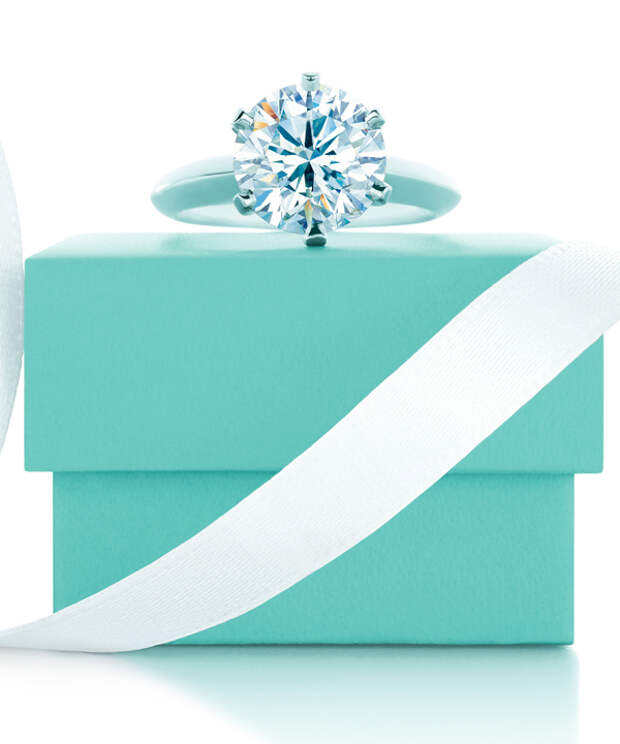 Новая тиффани. Тиффани. Tiffany коробка для кольца. Помолвочное кольцо Tiffany. Тиффани культовые украшения.