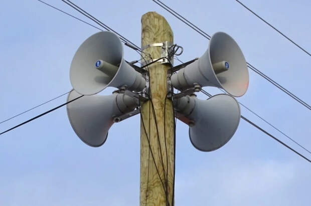 На всей территории Украины, в том числе в Киеве, звучит тревога с воздуха