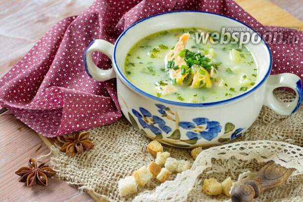 Фото Суп сырный с сёмгой и шпинатом в мультиварке