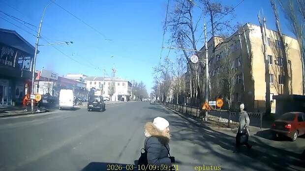 Подрезал автомобиль скорой помощи на ул. Университетской https://t.me/webmoney_dn/316484Video: Видео от Донецкая группа новостей|Донецк.ДНР