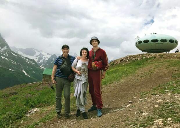 Сергей Пускепалис с женой Еленой и сыном Глебом на отдыхе. / Фото: www.womanhit.ru 