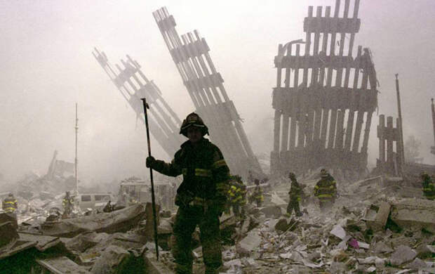 Развалины Всемирного торгового центра в Нью-Йорке