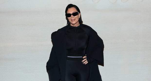 Китайцы нарекли Крис Дженнер богиней богатства и заполонили соцсети ее фото