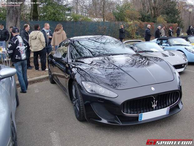 Парижская тусовка Cars & Coffee (36 фото+видео)