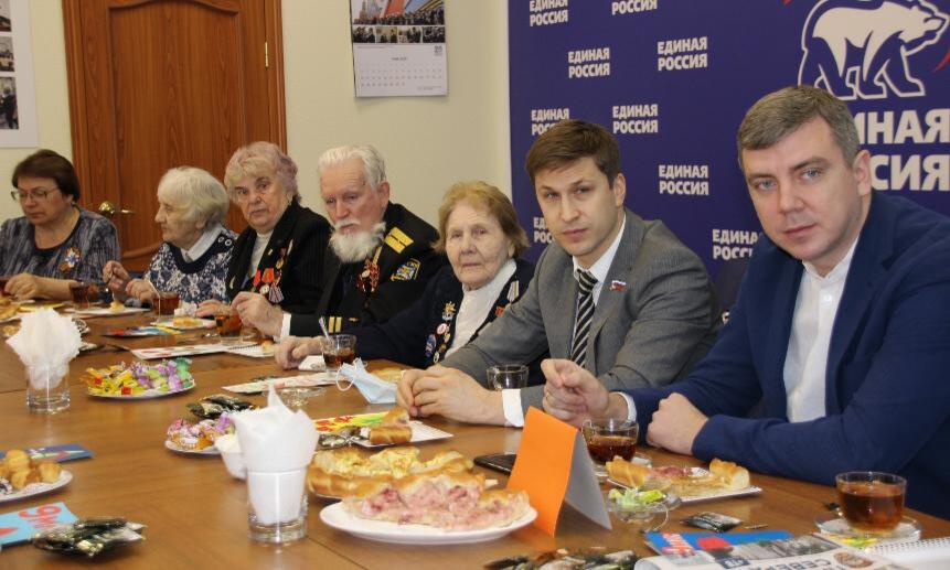 «Единая Россия» чествует ветеранов Победы