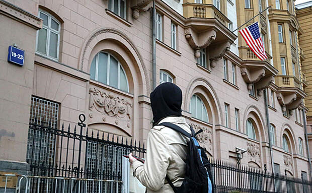Пискарев назвал вмешательством в дела России поздравление посольства США