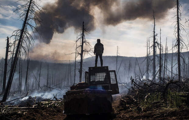 Военная авиация и эвакуация жителей: как тушат пожары в Якутии