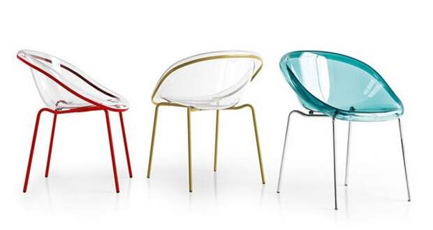 Разноцветные пластиковые кресла обтекаемой формы, Calligaris