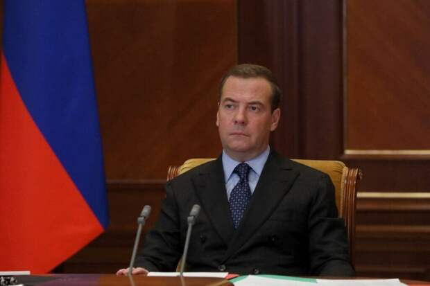 Медведев назвал катастрофой возможное столкновение с НАТО