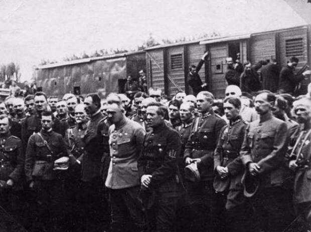 Ю. Пилсудский и С. Петлюра, 1920 (Винницкая директория)
