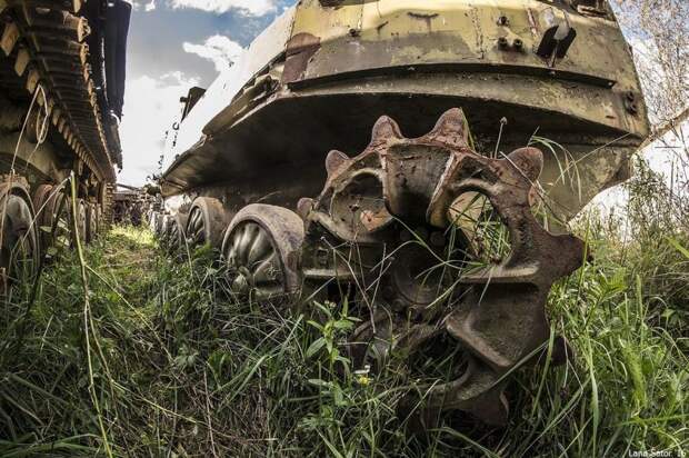 Кладбище бронетехники в Кубинке военная техника, кубинка, танк, техника