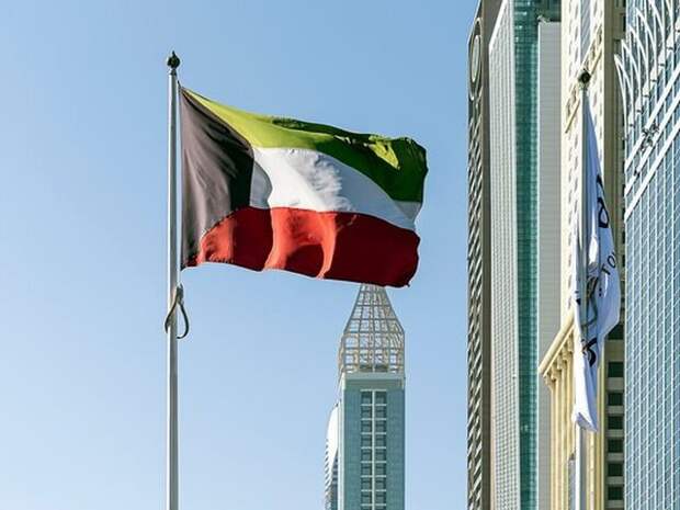 Иран с помощью дронов атаковал резервуары с топливом в аэропорту Кувейта