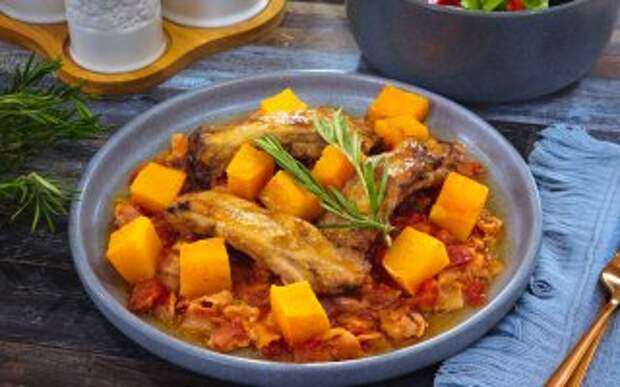 Ребрышки, запеченные с тыквой