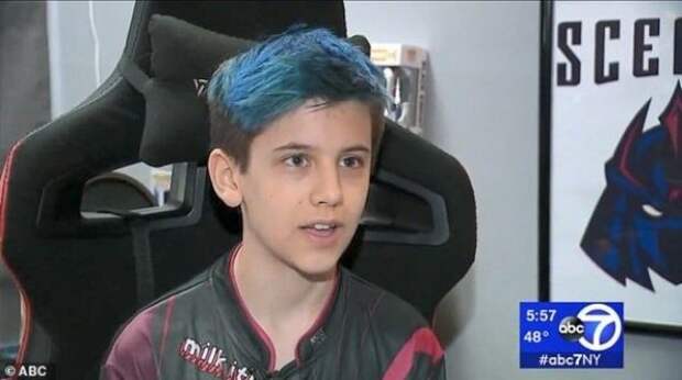14-летний подросток зарабатывает огромные деньги, играя в Fortnite.