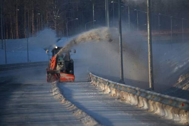 Татарстанда төбәк автомобиль юлларын 305 берәмлек махсус техника кардан чистарта