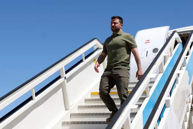 Зеленский прилетел в Сирию