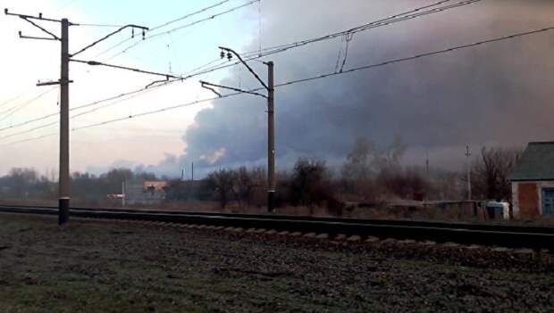 В Харьковской области горит крупнейший военный склад, взрываются боеприпасы.
