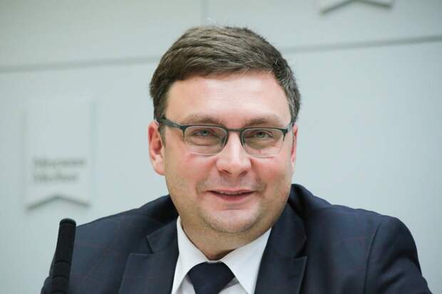 На идеологическом фронте без перемен: воруют, пилят, грабят