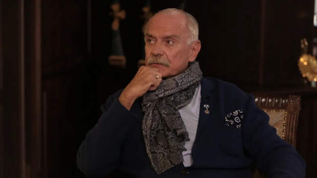 "Ты берёшь на себя ответственность?": Михалков рассказал о разговоре с Путиным о возвращении Ефремова на сцену