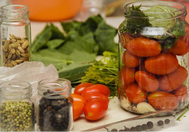Как быстро и вкусно законсервировать помидоры 