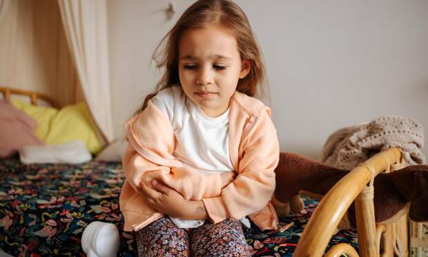 6-летняя девочка получила химический ожог лица, прикоснувшись к комнатному растению