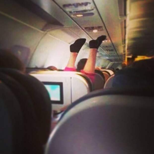 Эта стюардесса фотографировала самых мерзких пассажиров. И посмотрев, ты поймешь почему!