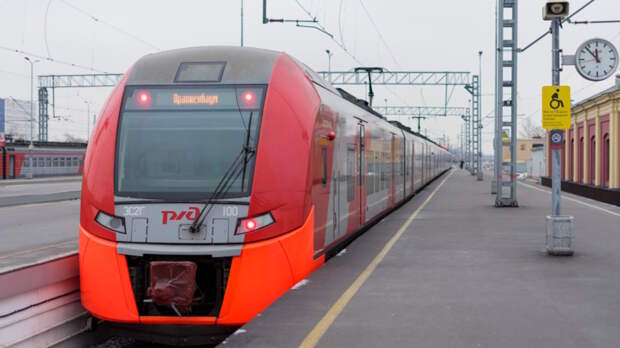 Фиксированный тариф введут в петербургских электричках, в перспективе – создание "наземного метро"