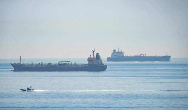 «С Путиным обсуждали» – Лукашенко не исключает военный конвой для танкеров на Балтике