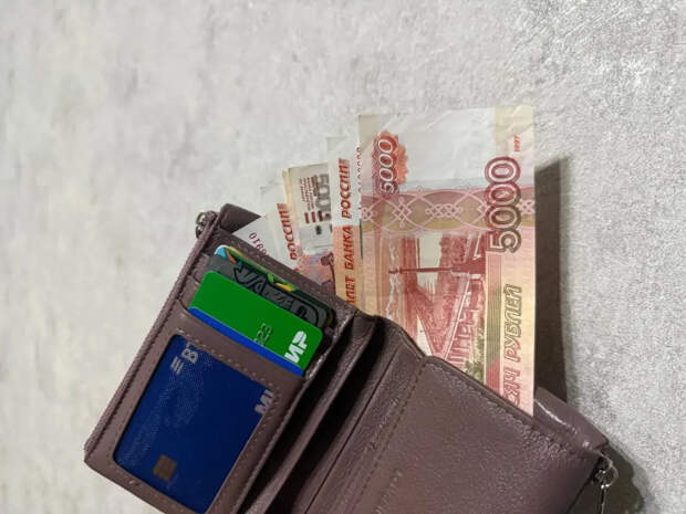 Май ударит не по доллару, а по вашему кошельку: почему тихое угасание рубля страшнее любого обвала