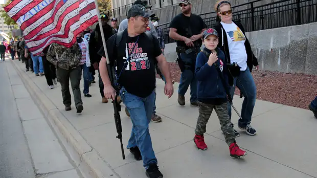 «Тотальная подозрительность»: почему Байден предложил ограничить оборот огнестрельного оружия в США