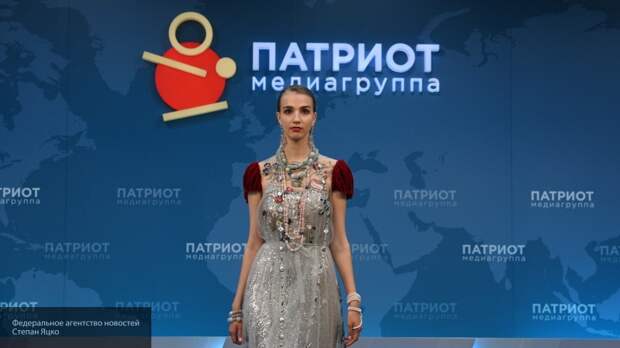 Татьяна Парфенова представила коллекцию одежды, посвященную юбилею "Модного дома" 