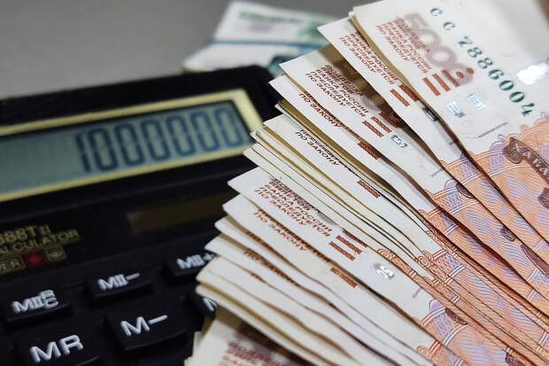 Росстат : В России в феврале рост зарплат ускорился до 10,8%