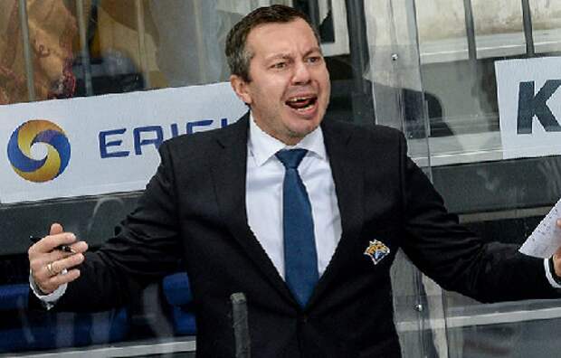 Главный тренер сборной России по хоккею не стал отвечать на вопрос о своём будущем