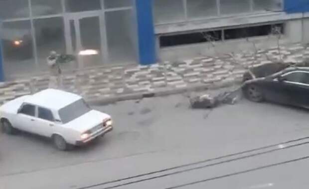 Неизвестный расстрелял людей на улице кубанского Крымска