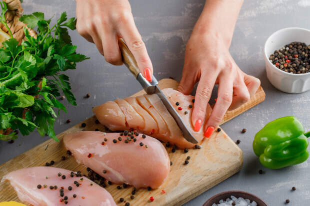 Дешёвая курица попадёт на прилавки, но радоваться рано