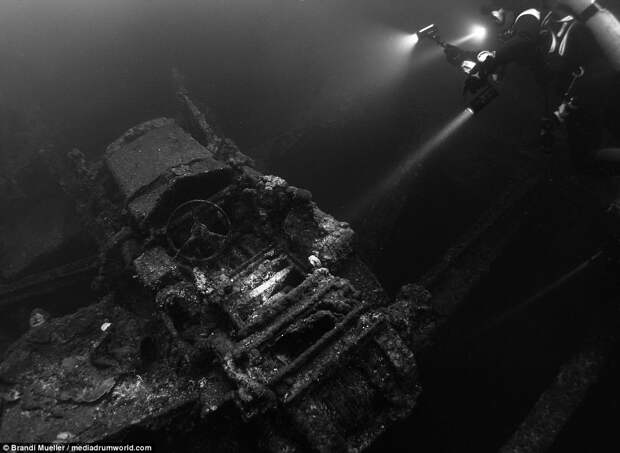 Подводное кладбище Японии, снимки затопленной техники времен Второй мировой
