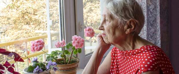 Социальная изоляция повышает риски деменции на 26%