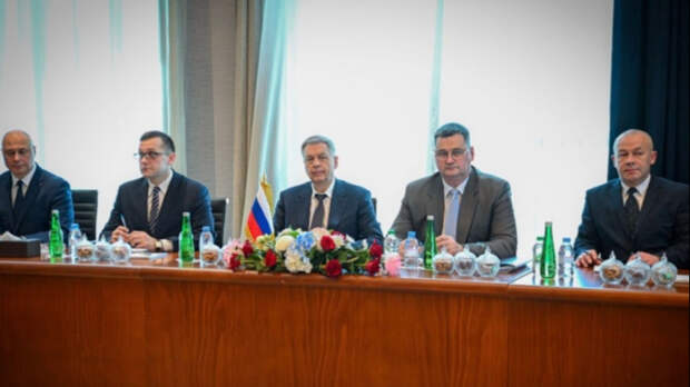 «Конструктивная и сложная работа»: Песков о продолжении переговоров по Украине