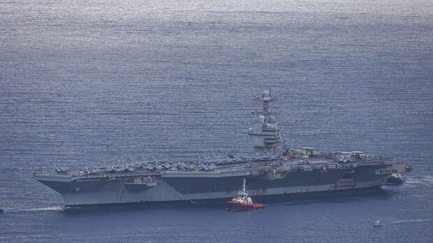Авианосец ВМС США USS Gerald R. Ford после пожара встал на ремонт на Крите