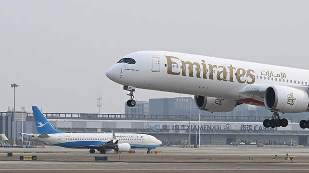 Аэропорт Дубая приостановил обслуживание рейсов