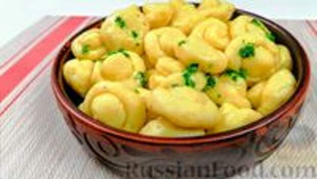 Фото к рецепту: Картофельные ленивые вареники-грибочки