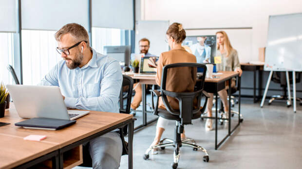 Россиян в 2026 году ждут 6 четырехдневных рабочих недель и 1 трехдневная