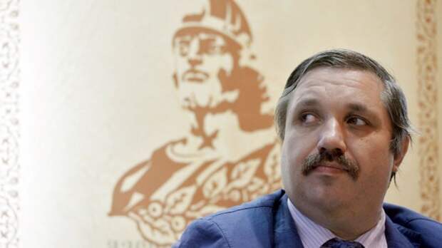 Писатель Дмитрий Володихин: «Я с удовольствием и даже с ликованием встретил бы смену слова «президент» на слово «царь»