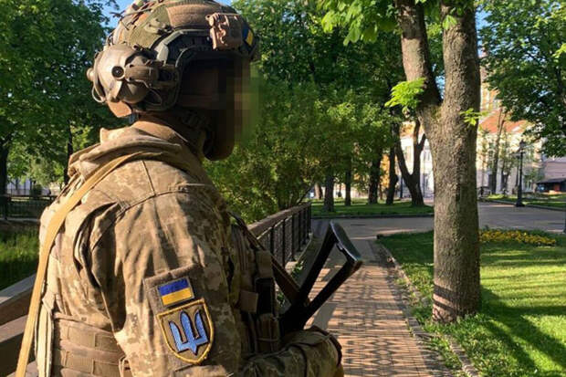 СБУ проводит досмотр жителей правительственного квартала Киева