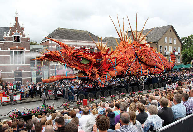 flower-sculpture-parade-corso-zundert-2016-netherlands-64